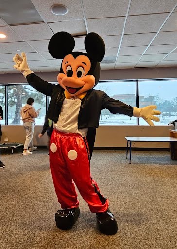 Mickey Mouse party entertainment